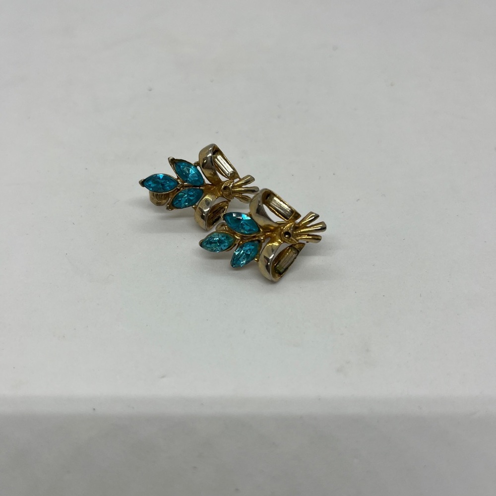 Vintage Signed Coro Blue Faux TopazRhinestone Gold Tone Floral Clip On Earrings